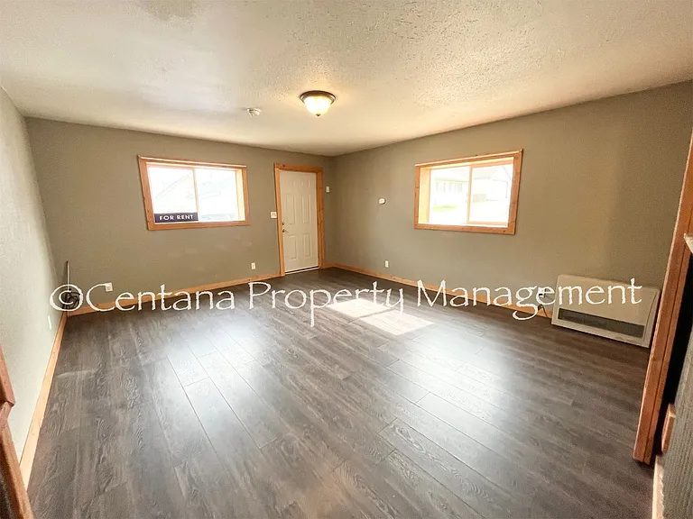 611 E. 6th St — Photo 3