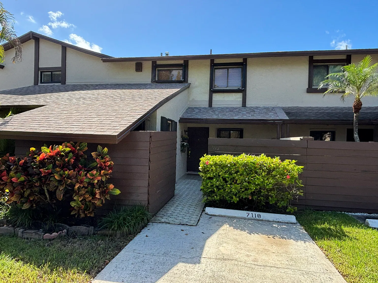3 bed, 1438 sqft, $3,300 — Photo 1