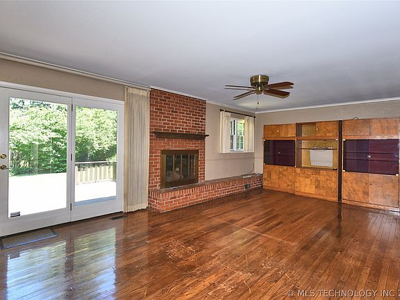 3rd image of 4185 E 49th St