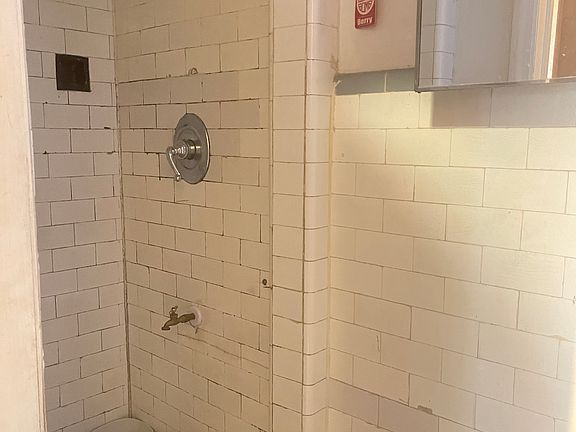 5th image of 1719 Snyder Ave #2FL