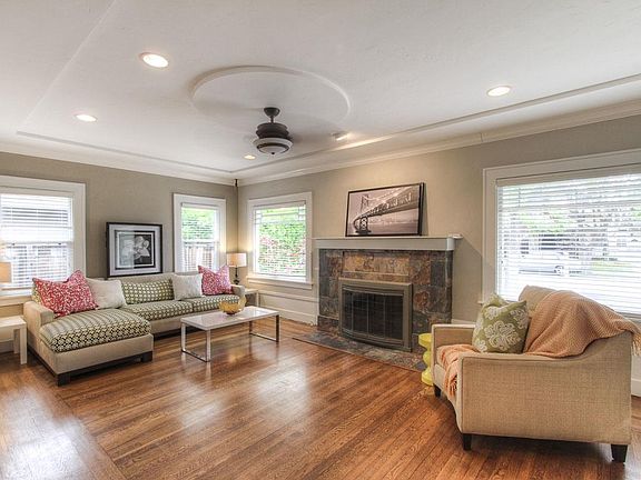 4th image of 1284 Randol Ave