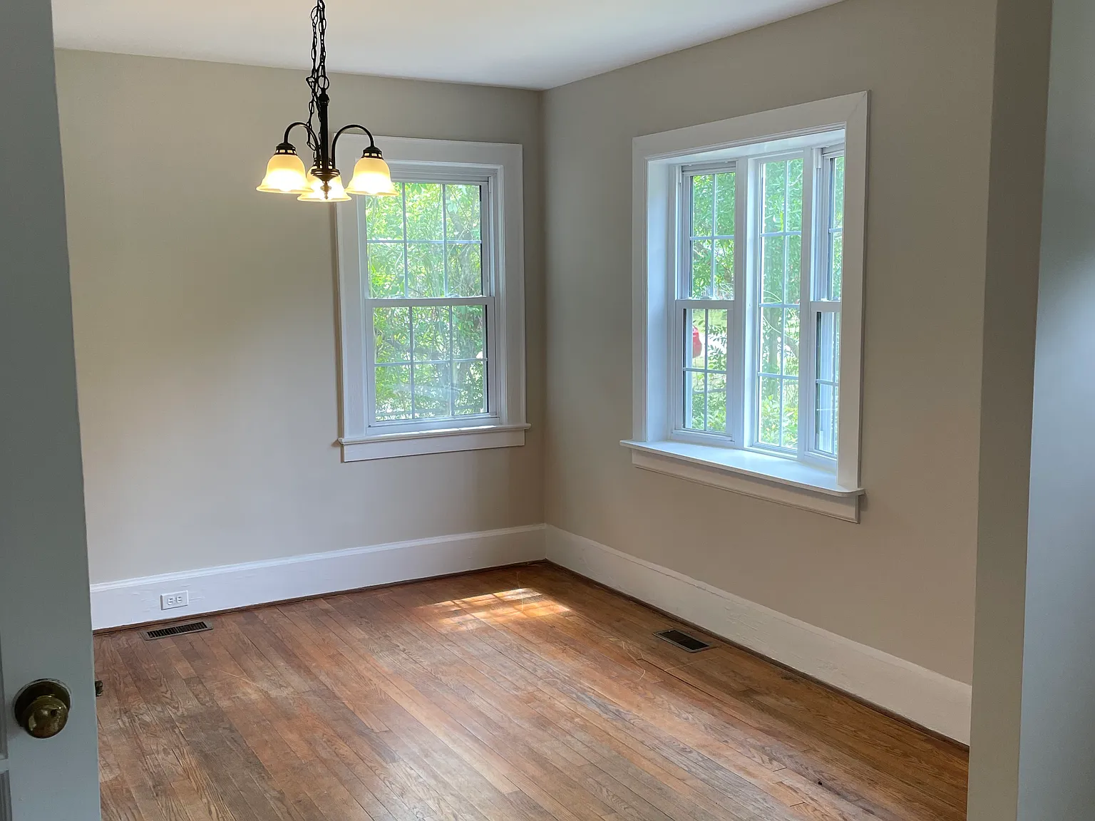 1005 Bryan Ave — Photo 4