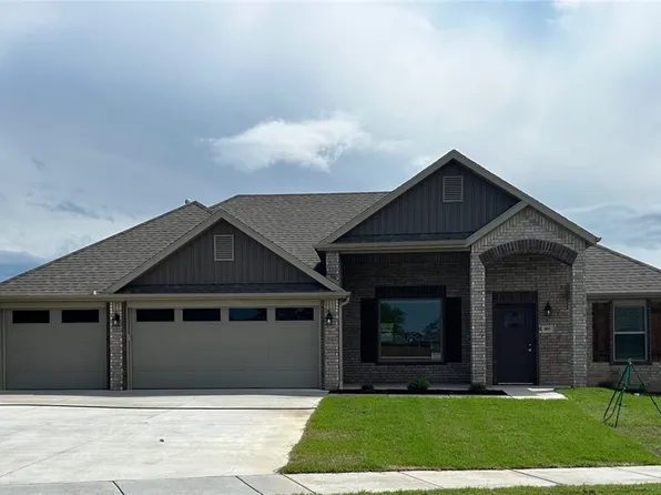 603 Pennington Ave, Prairie Grove, AR 72753