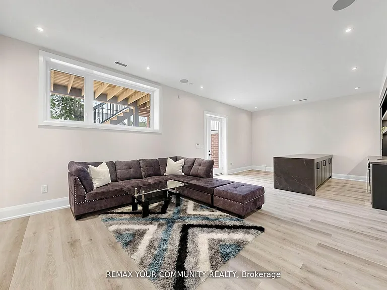 97 Ranee Ave — Photo 40