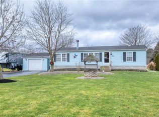 3622 Checkered Tavern Rd, Lockport, NY 14094