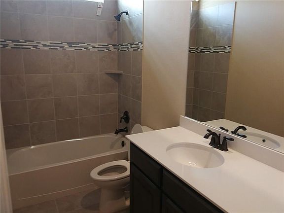 3rd image of 921 Granite Shoals Dr