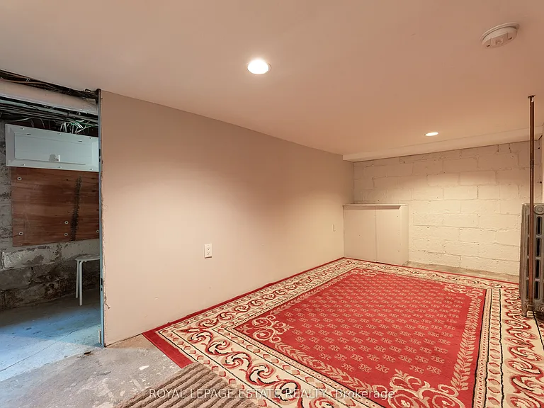 326 Monarch Park Ave — Photo 20