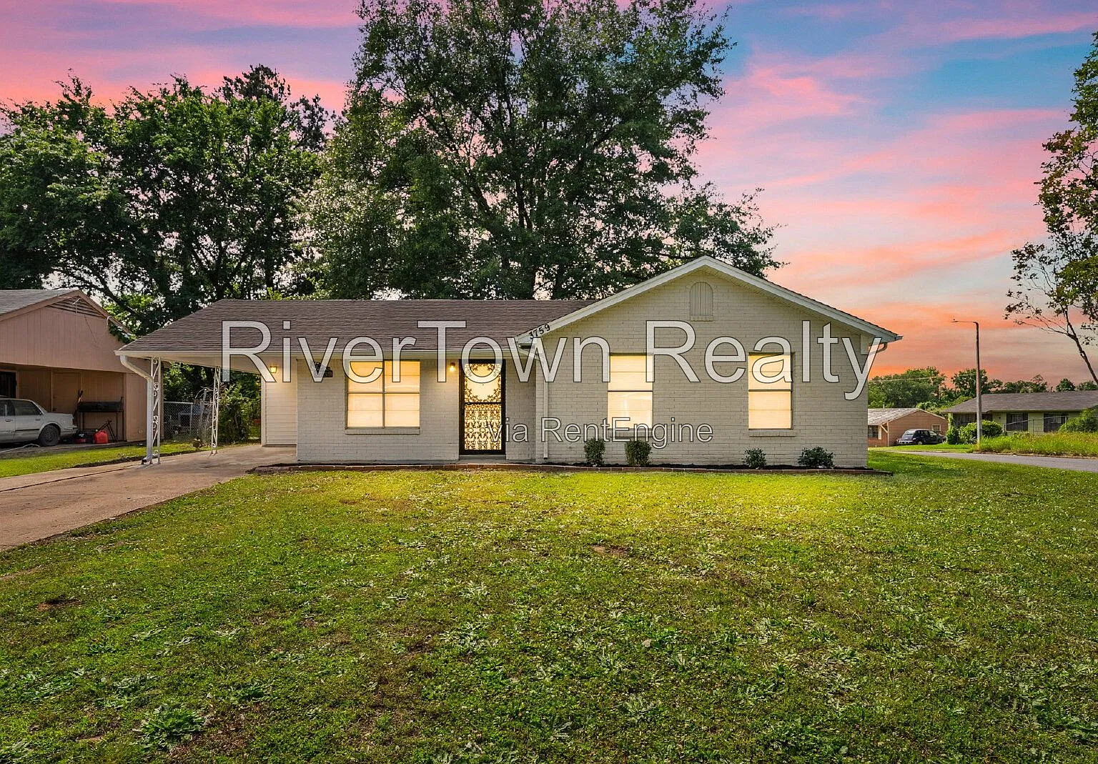 3 bed, 1.0 bath, 899 sqft, $1,195 — Photo 1