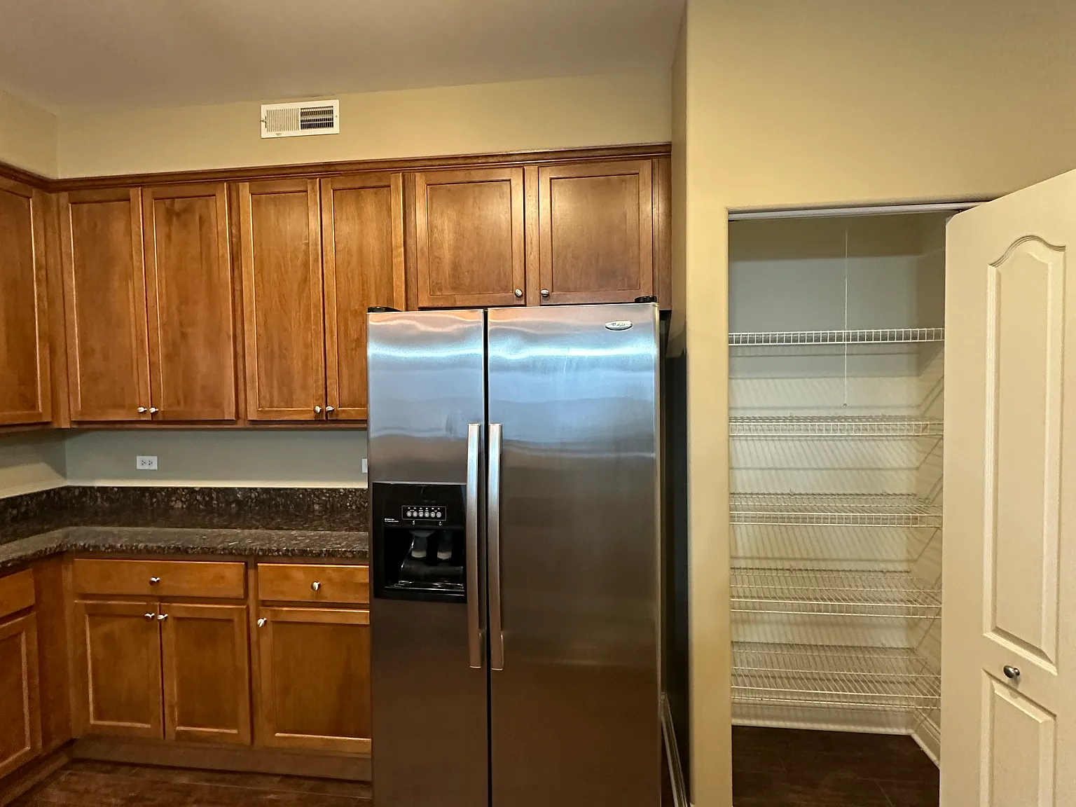 2 bed, 2.5 bath, 1982 sqft, $2,900 — Photo 4