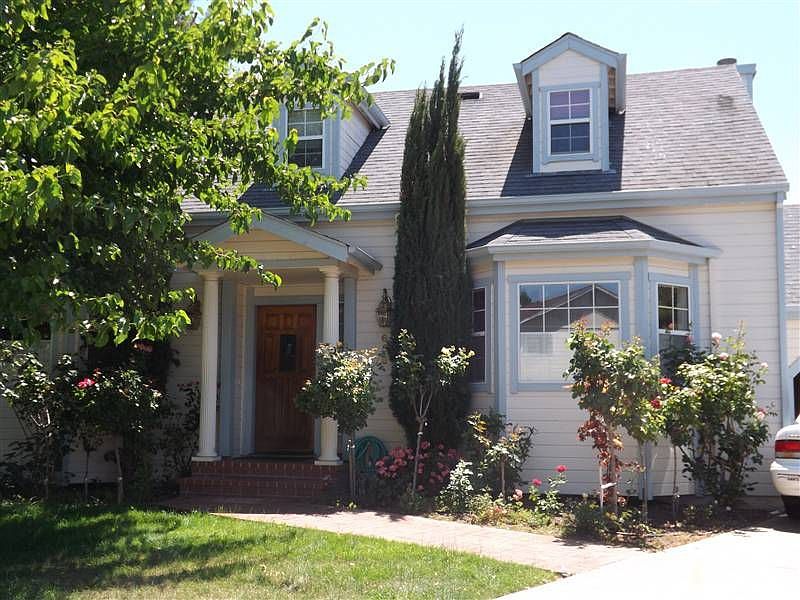 1st image of 658 Ross Ct