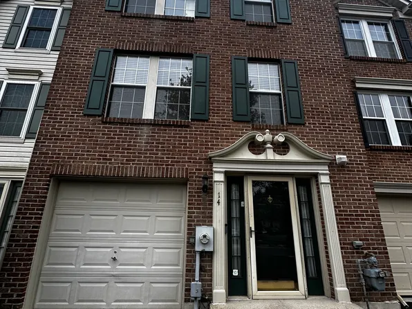 14 Inkberry Ct, Newark, DE 19702