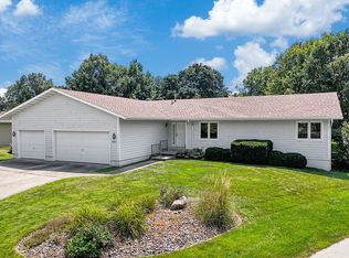 7808 Sharon Dr, Urbandale, IA