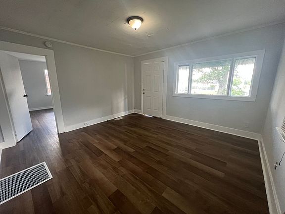 3rd image of 2720 31st Ave