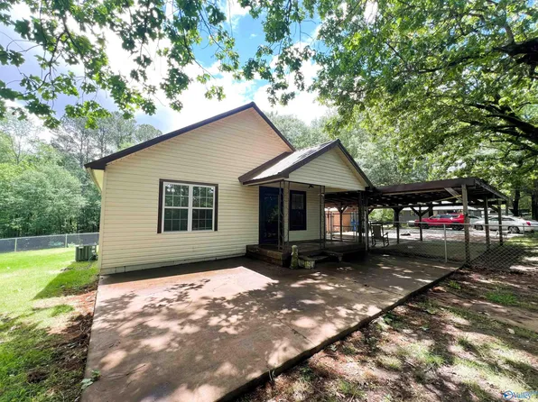 250 Foothills Dr, Piedmont, AL 36272