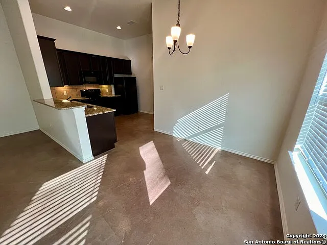 174 Joanne Cv — Photo 5