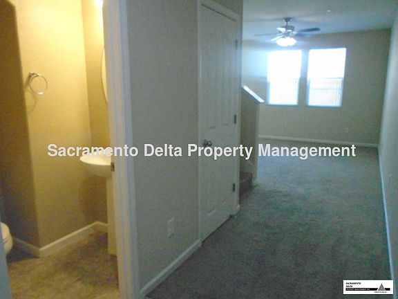 2nd image of 8926 Cobble Crest Dr
