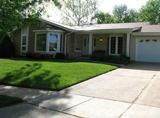 1243 Autumn Wood Cir, Ballwin, MO