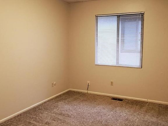 5th image of 1238 E Guinevere Ct APT 4
