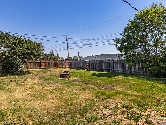 3rd image of 4705 Hankin St