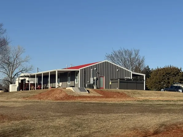 5021 Red Hill Rd, Newalla, OK 74857