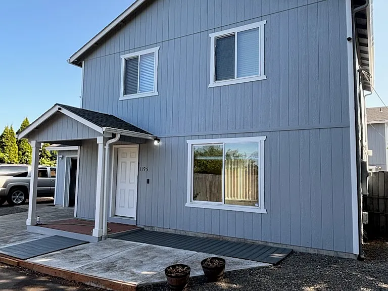 1195 Norway St NE — Photo 21