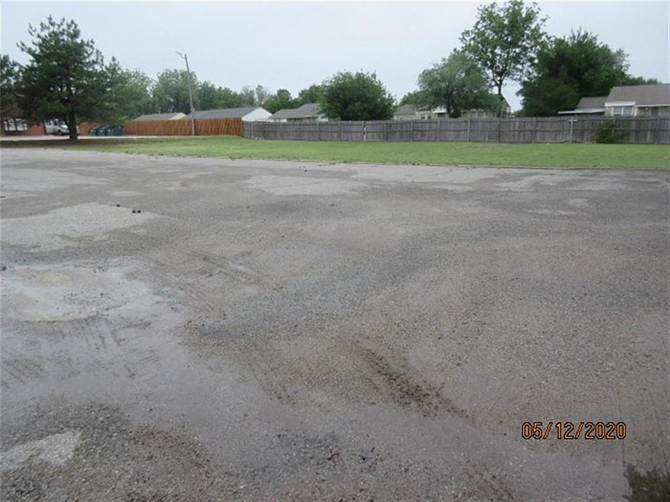 1st image of 4612 SE 28th St