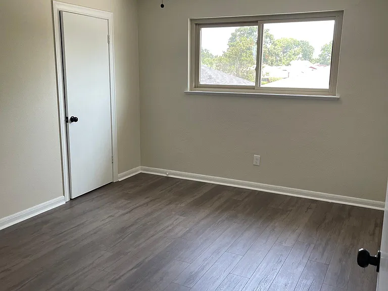 64 Osborne Ave — Photo 2