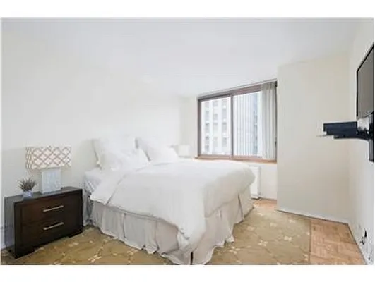 Rented by Douglas Elliman | media 36