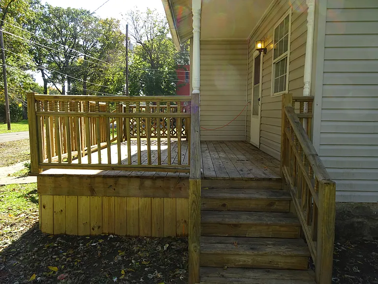 108 Center St — Photo 4