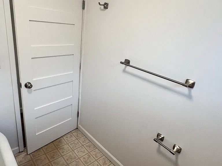 802 Bridge St #2 — Photo 14