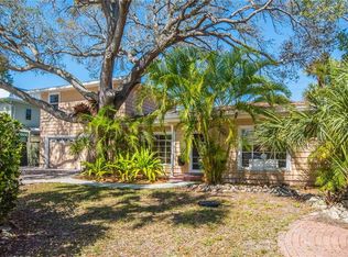 447 Avenida De Mayo, Sarasota, FL 34242