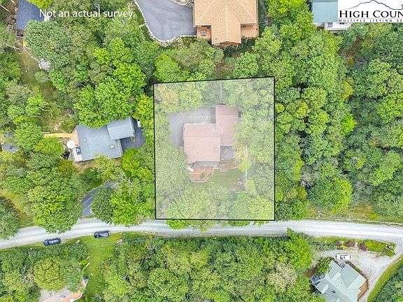 4th image of 111 Wintergreen Way Road