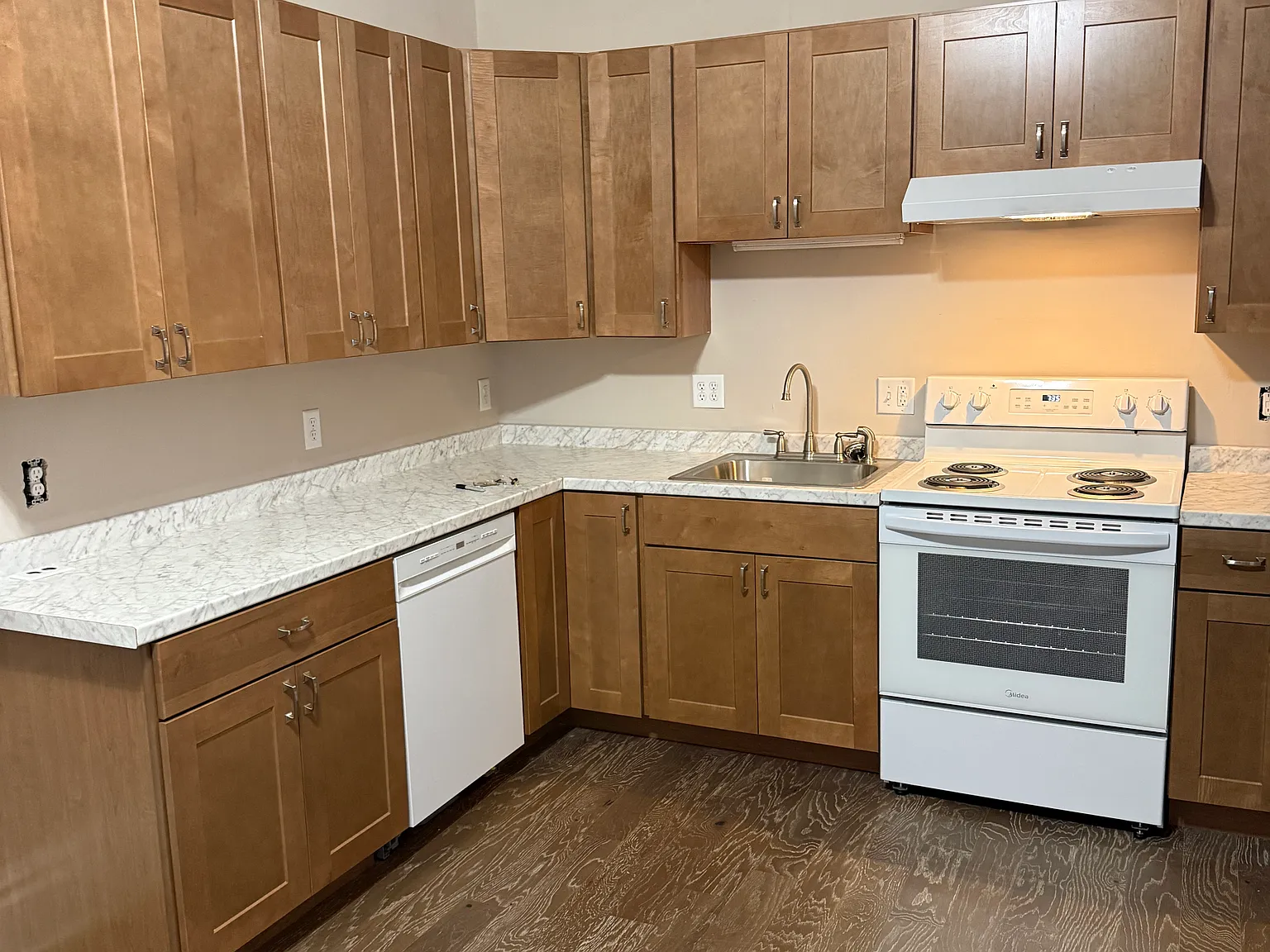 1 bed, 600 sqft, $1,395 — Photo 2