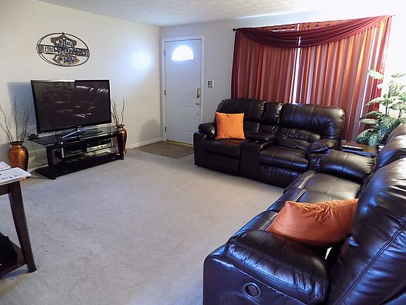 Spacious living room