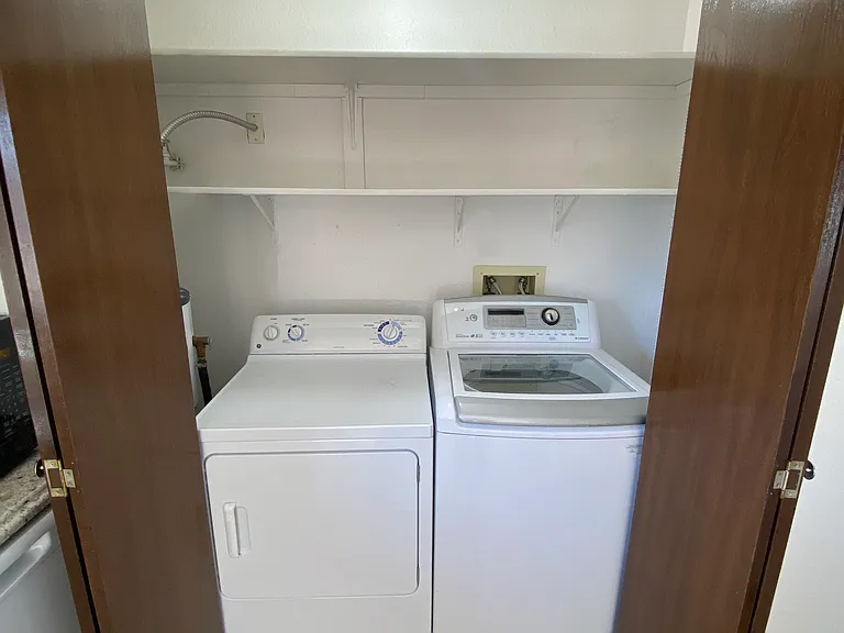306 Leslie Way #A — Photo 8