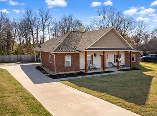 200 Jennifer Ln, Deatsville, AL 36022