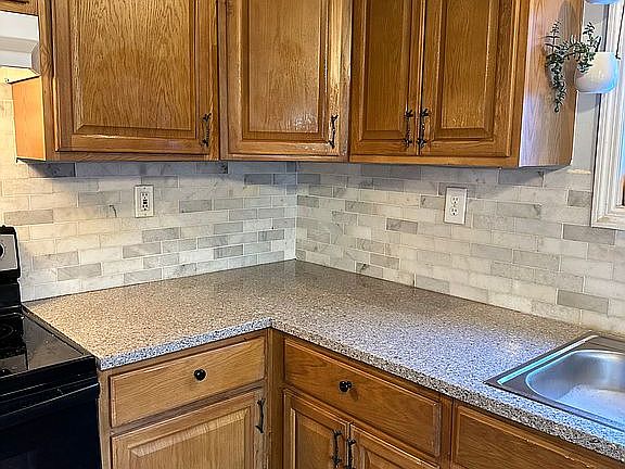 Kitchen, Stone countertops 