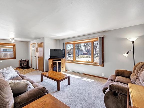 5th image of 114 W WILSON AVENUE