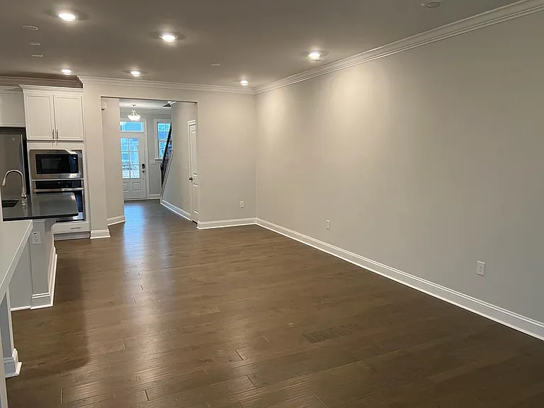1303 Rosepine Dr — Photo 24