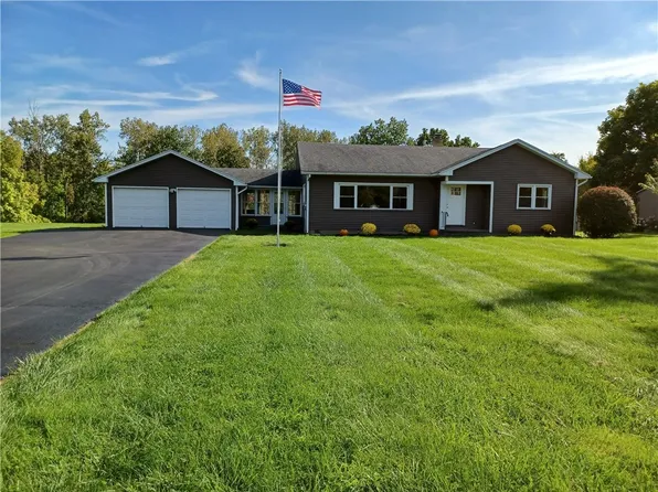 7 W Main St, Macedon, NY 14502