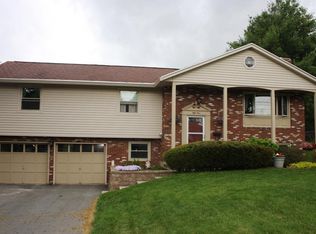 54 Joan Dr, Pittsfield, MA 01201