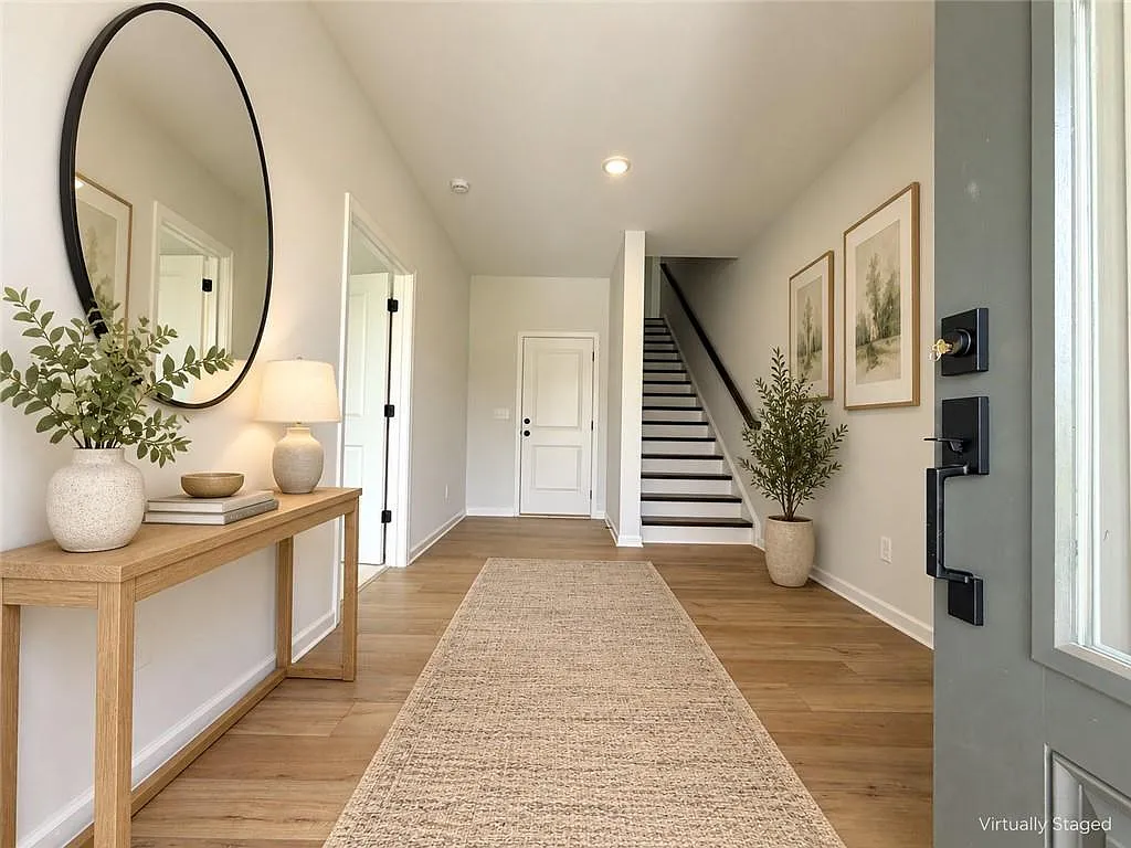 4 bed, 3.5 bath, 2650 sqft, $2,550 — Photo 3