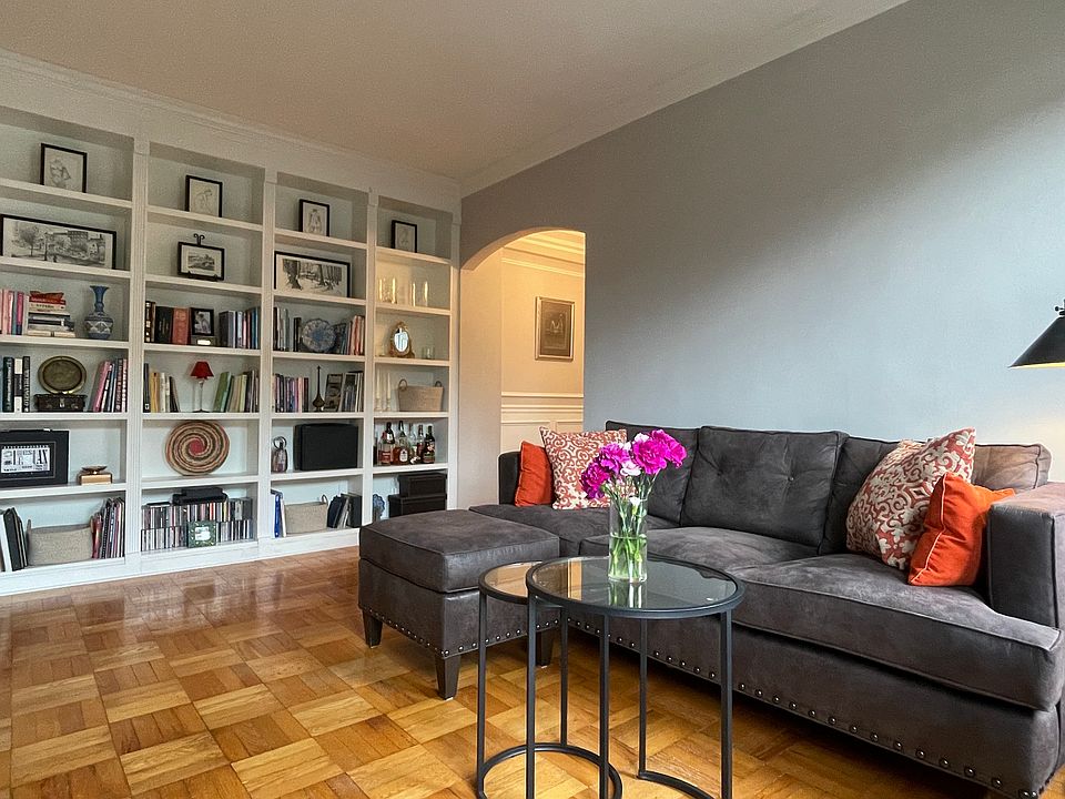 Living room.
