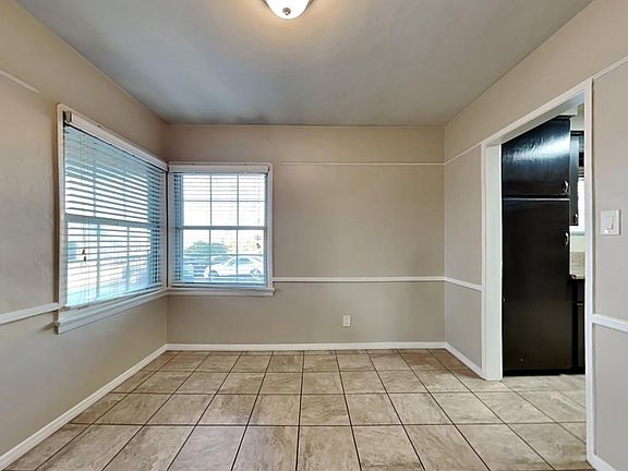 4th image of 1504 W 96th St #15