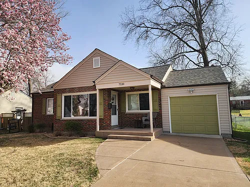 7330 S Yorkshire Dr Photo 1