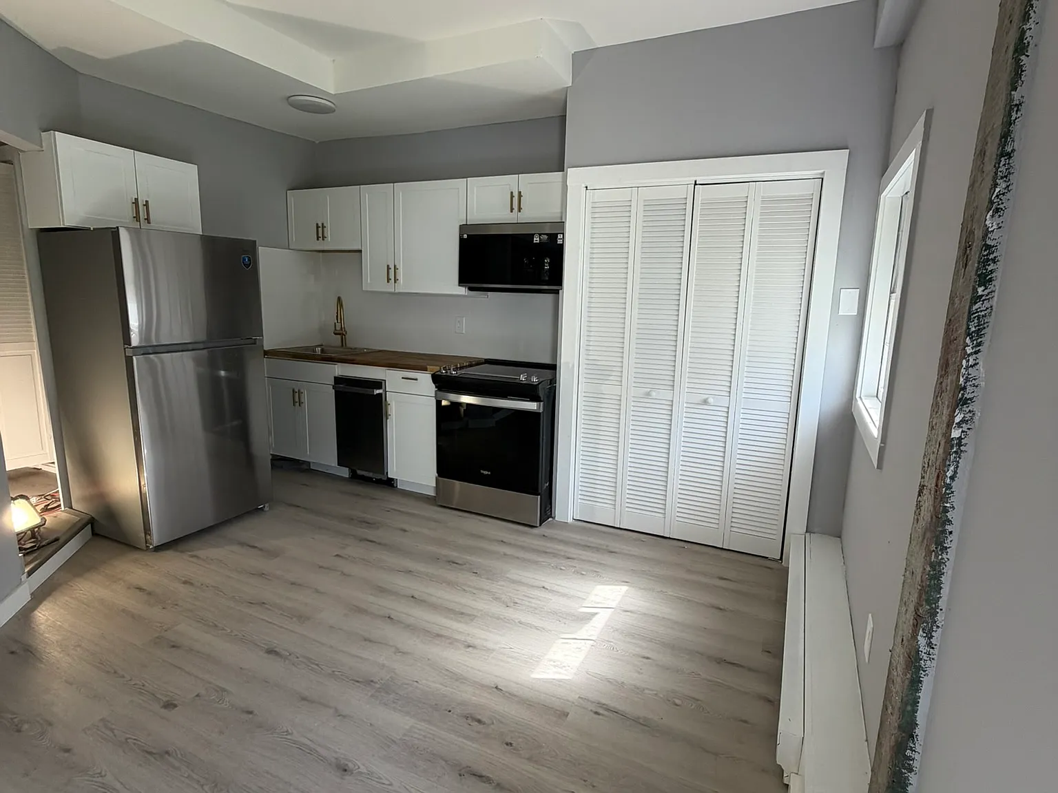 Studio, 400 sqft, $1,200 — Photo 4