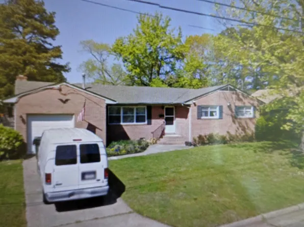 22 Bickfield Dr, Hampton, VA 23666