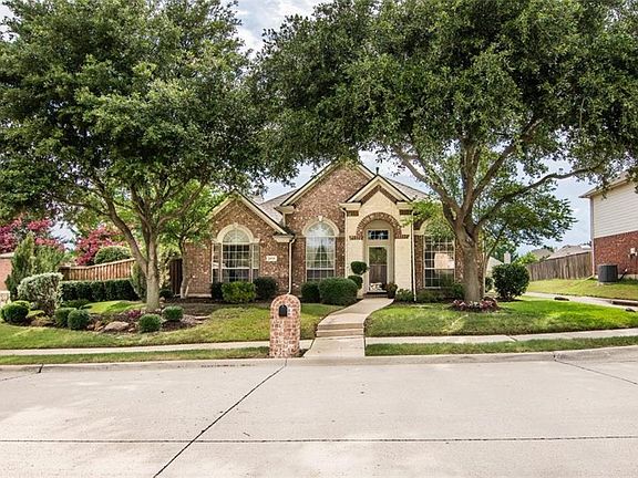 3rd image of 2878 Hilldale Dr