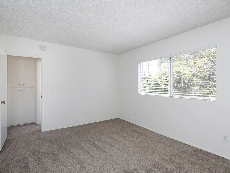 Twin Cypress Apartments — Photo 8