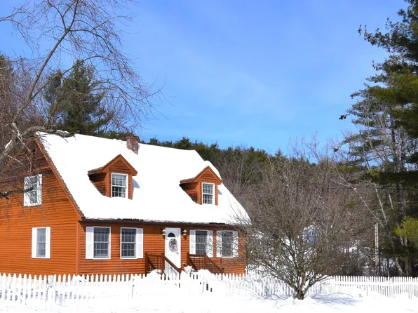 16 Brookside Drive, Hartford, VT 05001